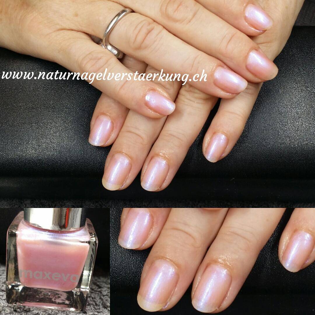 Manikuere mit Nagellack
